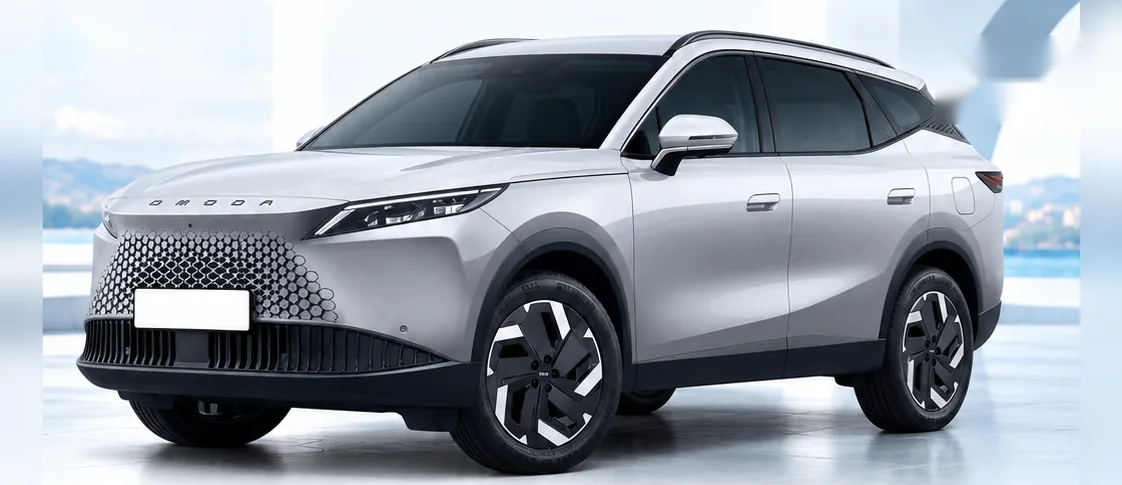 OMODA 7, front three-quarter view. Image for illustration; specification and colour may differ.